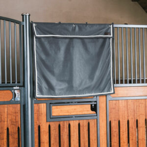 Kentucky Stable Curtain Classic Short