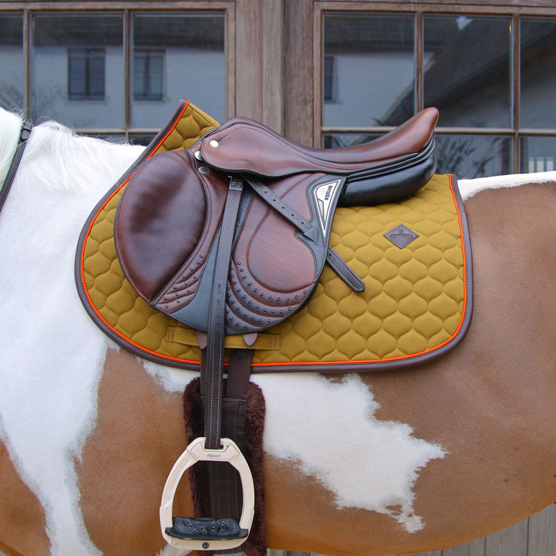 Kentucky Saddle Pad Onion Quilt Neon Leather Jumping 5 Kentucky Saddle Pad Onion Quilt Neon Leather Jumping - Image 5