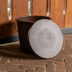 Grooming Deluxe Bucket with Lid 5ltr